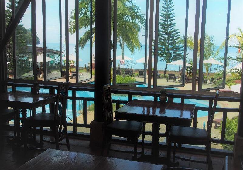 בית מלון כפרי Khaolak Palm Beach Resort