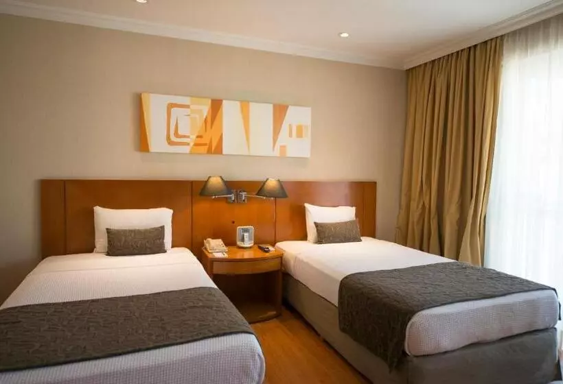 Hotelli Plaza Barra First