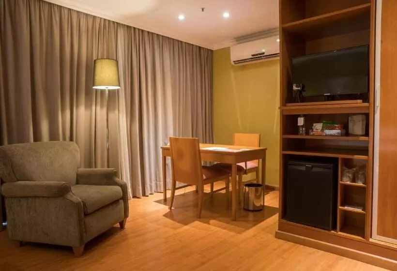 Hotelli Plaza Barra First