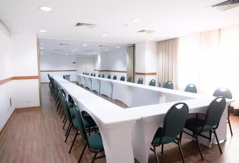 Hotelli Plaza Barra First