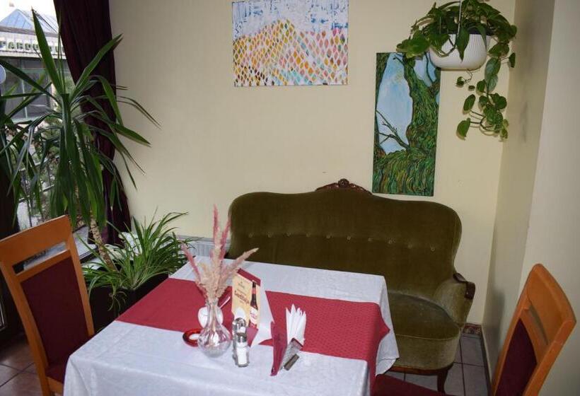 هتل Restaurant Smilga