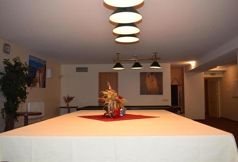 هتل Restaurant Smilga