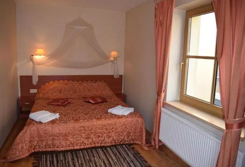 هتل Restaurant Smilga