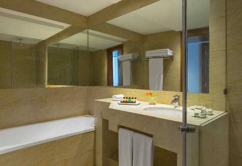 Sheraton Miramar Hotel & Convention Center