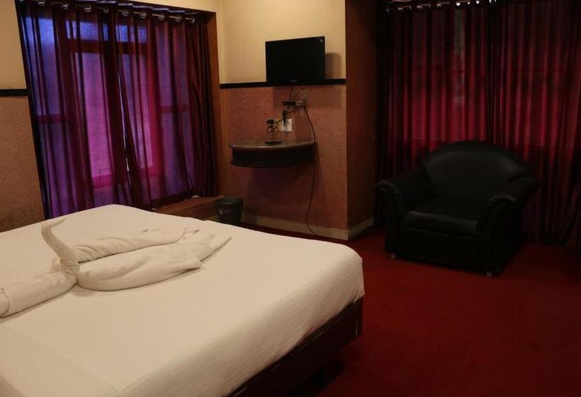 فندق Lake Residency