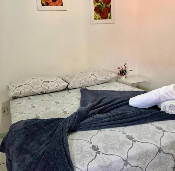 هاستل Pousada Center