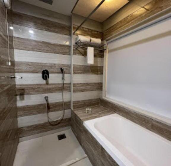 فندق High Rise Regency, Burhanpur