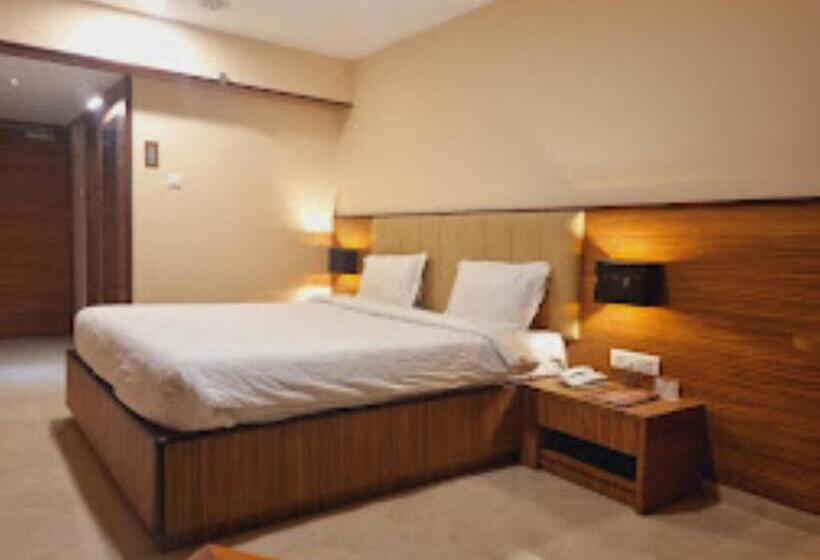 فندق High Rise Regency, Burhanpur