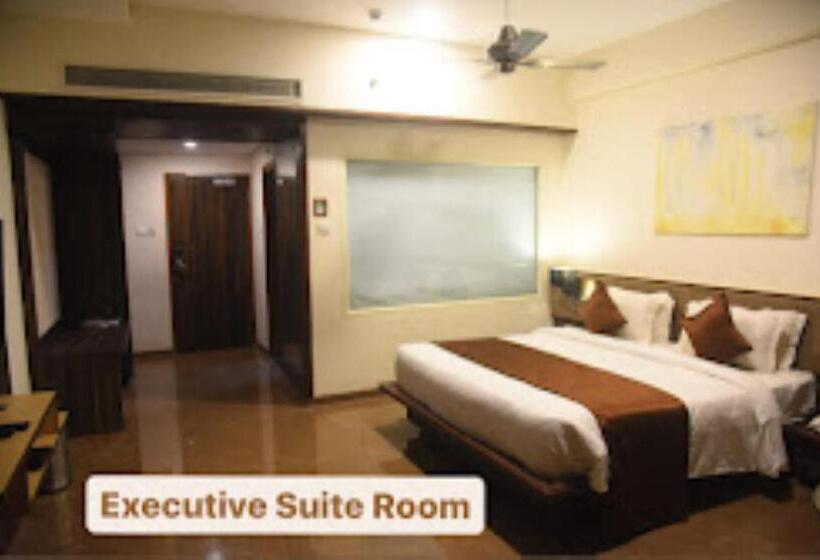 فندق High Rise Regency, Burhanpur