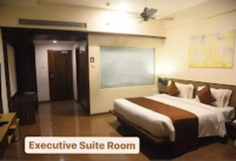 ホテル High Rise Regency, Burhanpur