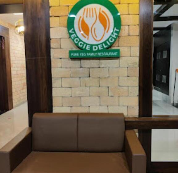 فندق High Rise Regency, Burhanpur