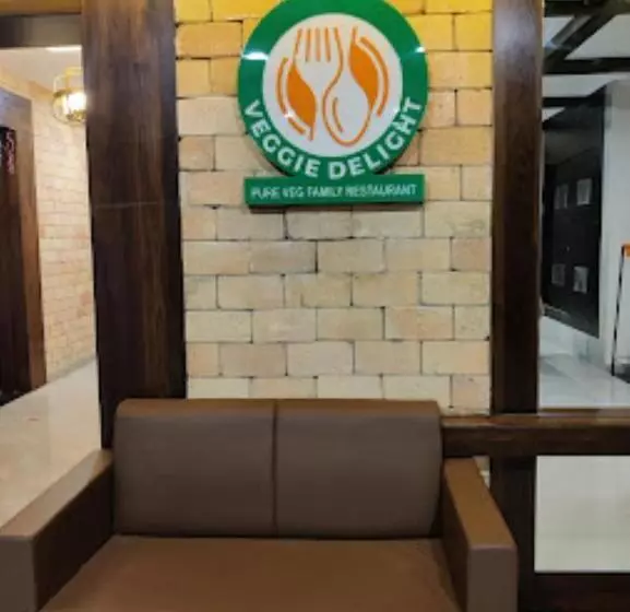 ホテル High Rise Regency, Burhanpur