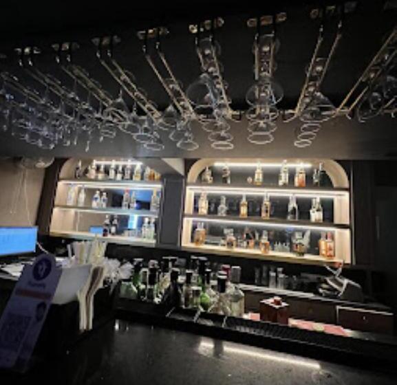 فندق High Rise Regency, Burhanpur