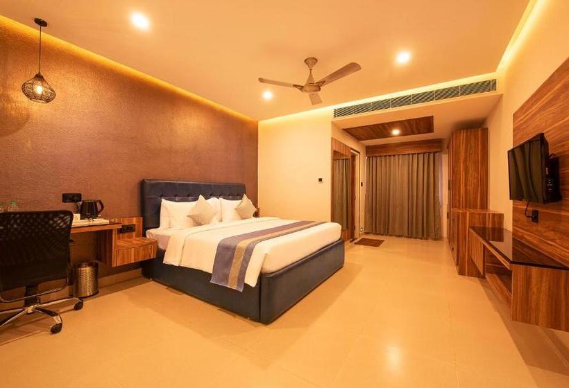 Отель Hometown Galleria Manipal