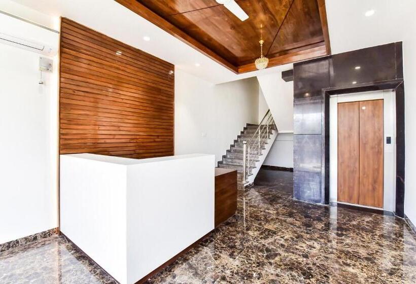 ホテル Capital O Maurya Inn