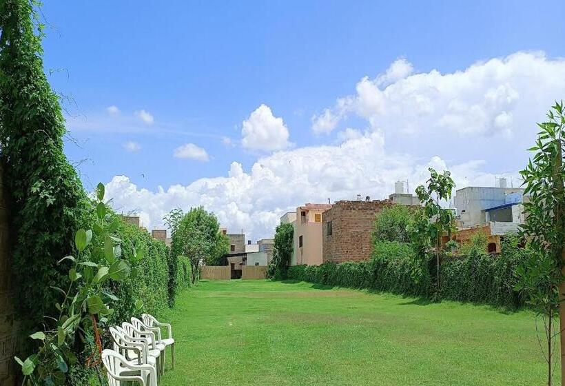 ホテル Capital O Maurya Inn