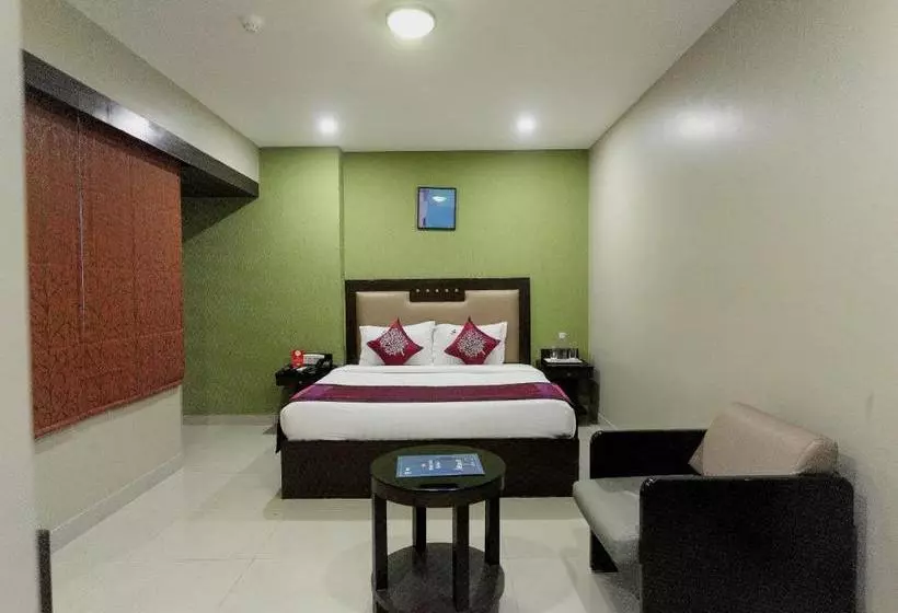 هتل Oyo 78419 Collection O Prime Santhome Inn