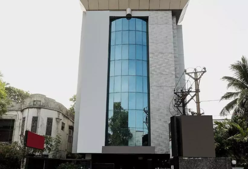 هتل Oyo 78419 Collection O Prime Santhome Inn