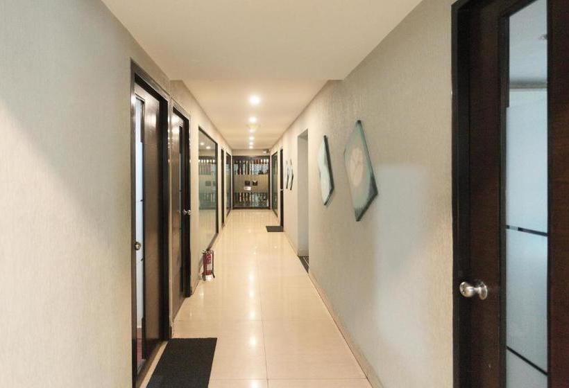 ホテル Oyo 78419 Collection O Prime Santhome Inn