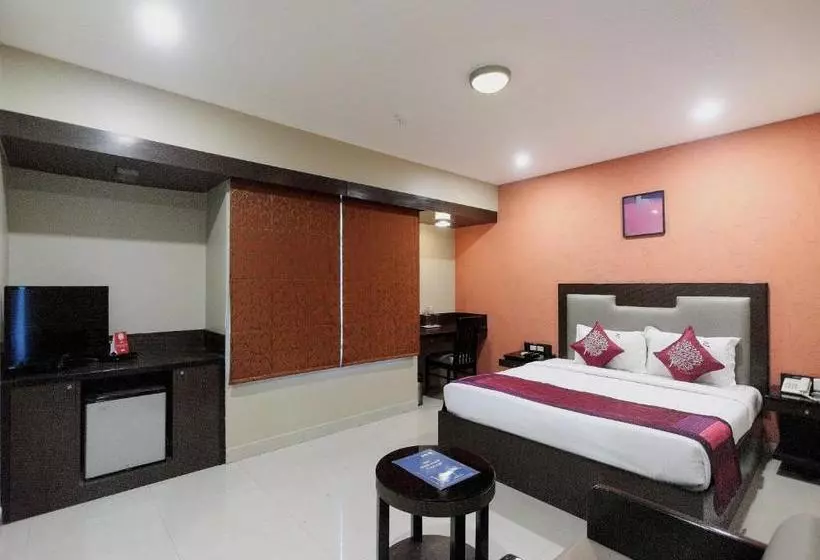 هتل Oyo 78419 Collection O Prime Santhome Inn