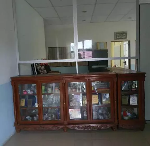 Hotel Oyo 90174 Tuah Inn