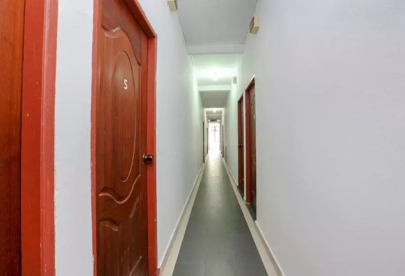 Hotel Oyo 90174 Tuah Inn