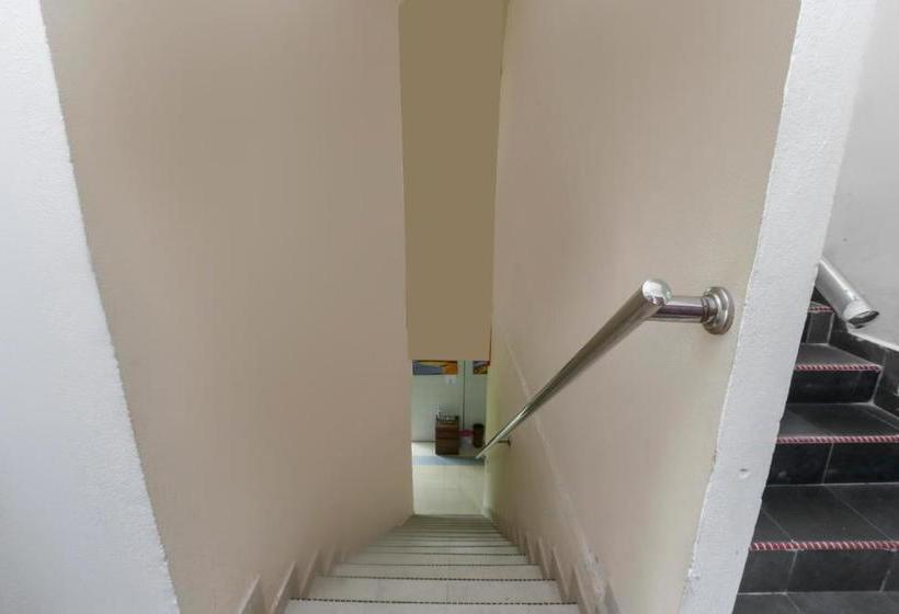 فندق Oyo 90174 Tuah Inn