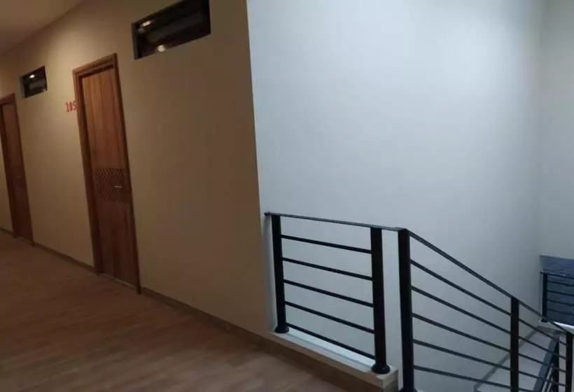 Hotel Oyo 90256 My Kost