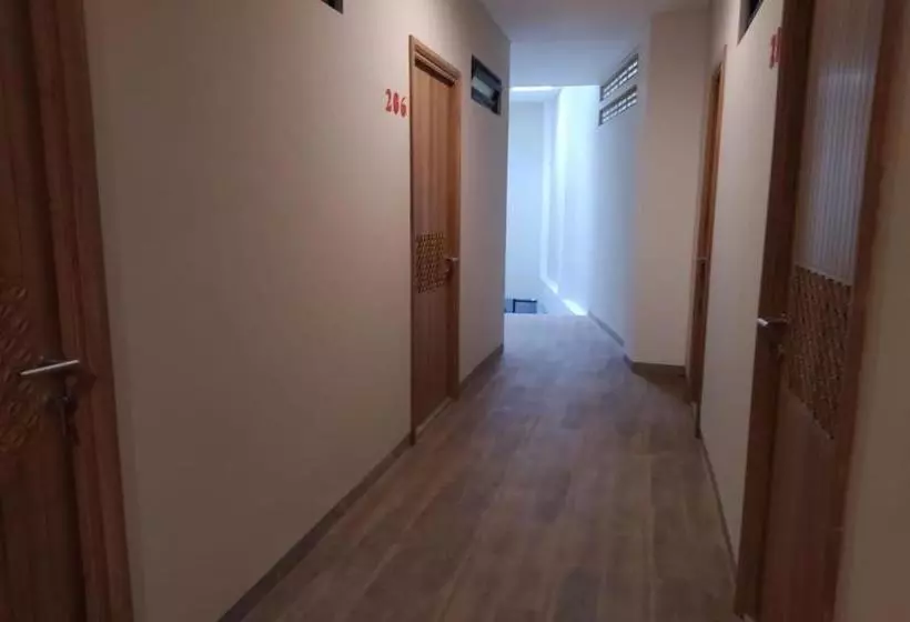 Hotel Oyo 90256 My Kost