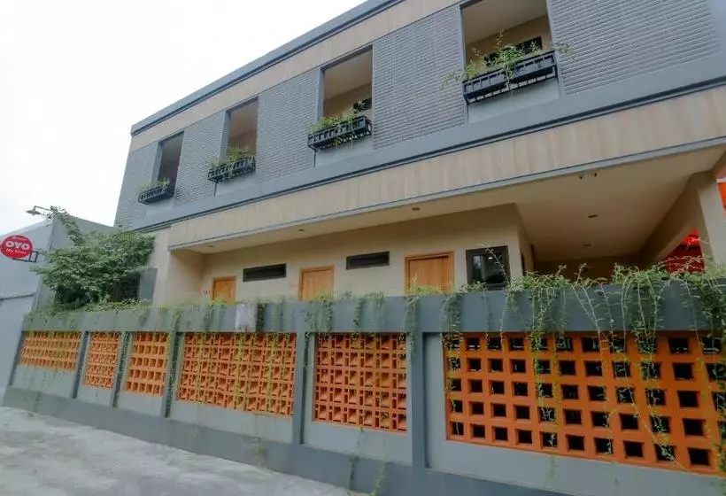 Hotel Oyo 90256 My Kost