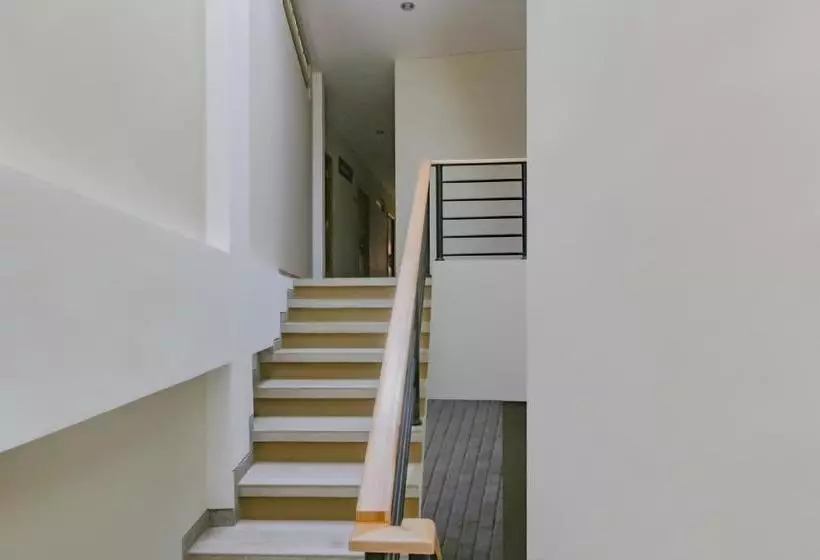 Hotel Oyo 90256 My Kost