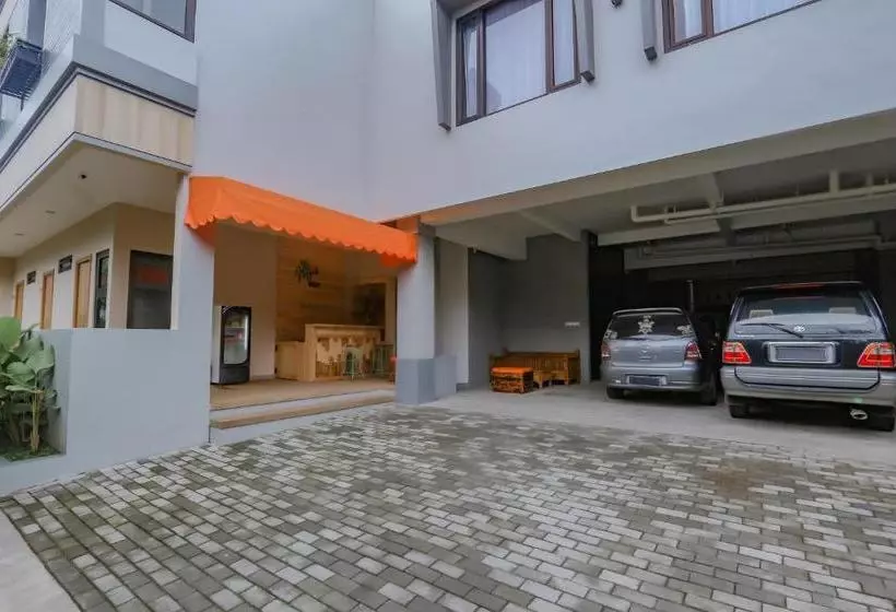 Hotel Oyo 90256 My Kost