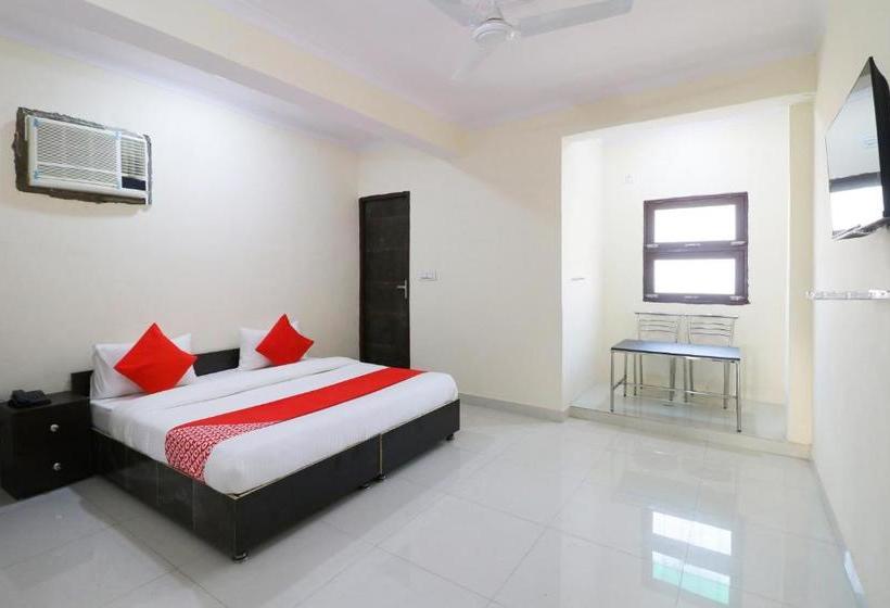 Hotel Oyo Del2900 Lal Guest House