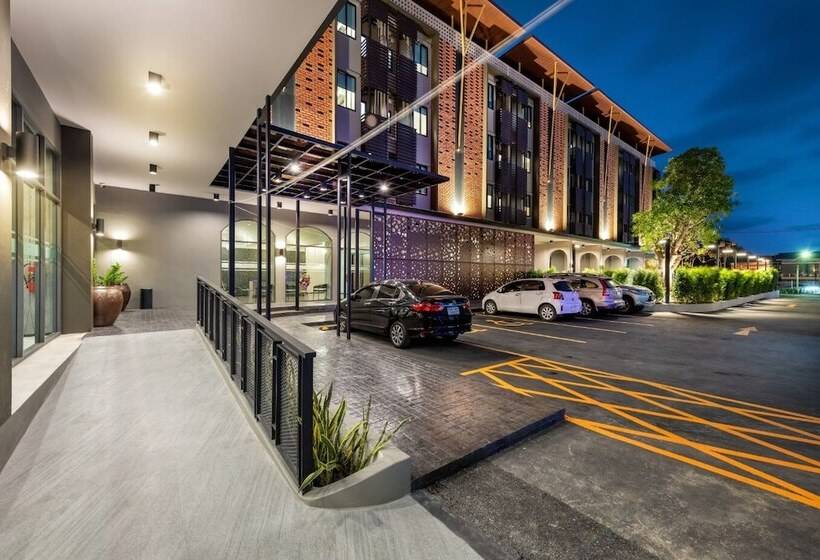 Plaai Plus Hotel Rayong