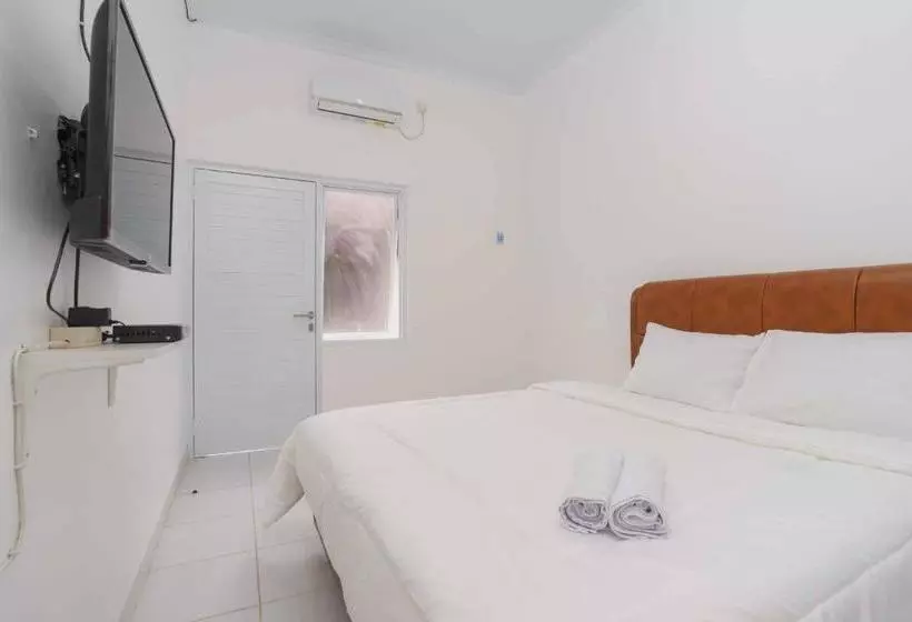 ホテル Reddoorz Near Reremi Pemancar Manokwari