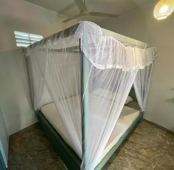 پانسیون Hawara Coliving Midigama