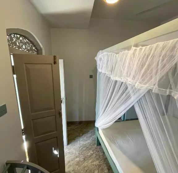 پانسیون Hawara Coliving Midigama