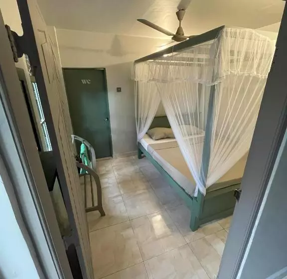 پانسیون Hawara Coliving Midigama
