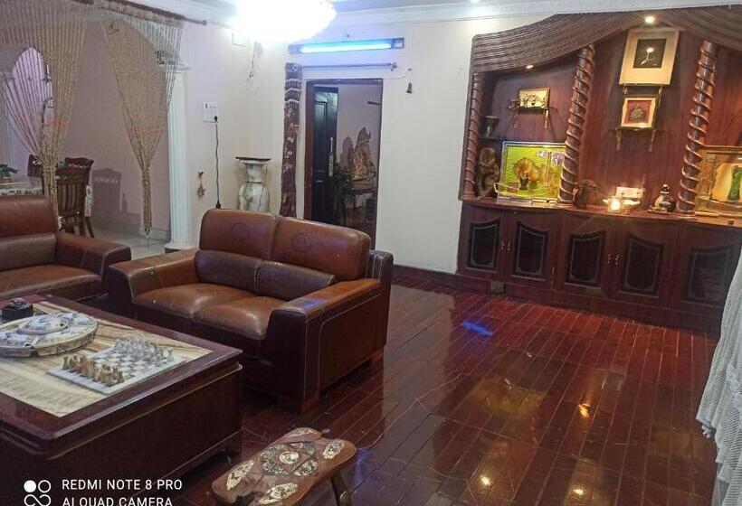 Пансион The Candy Suites