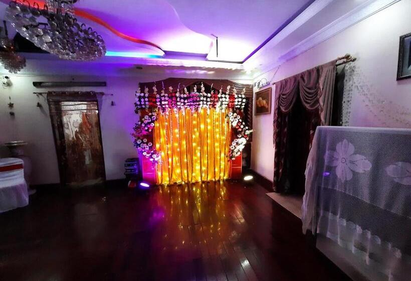 Пансион The Candy Suites