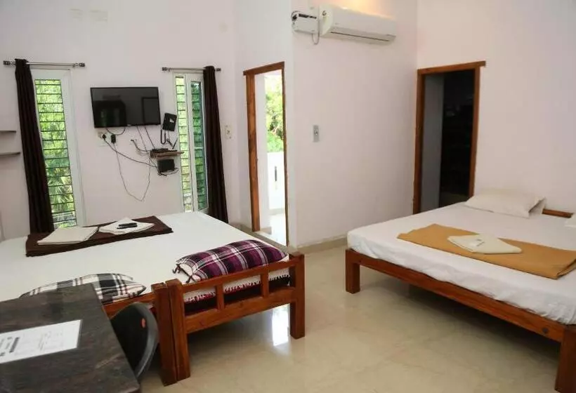 ユースホステル Blissful Haven Art House   Near Entrance To Auroville