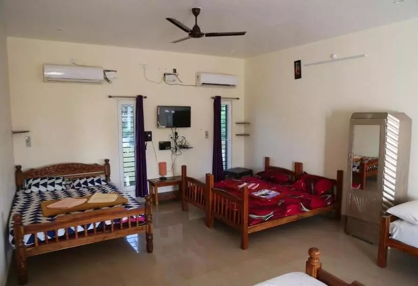 ユースホステル Blissful Haven Art House   Near Entrance To Auroville