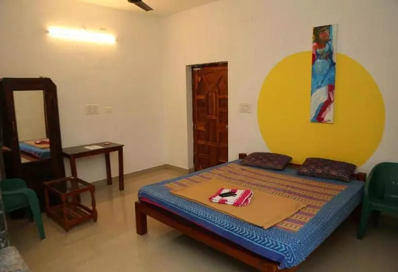 ユースホステル Blissful Haven Art House   Near Entrance To Auroville