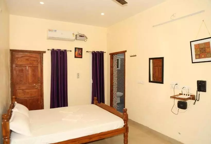 ユースホステル Blissful Haven Art House   Near Entrance To Auroville