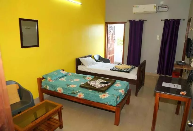 ユースホステル Blissful Haven Art House   Near Entrance To Auroville