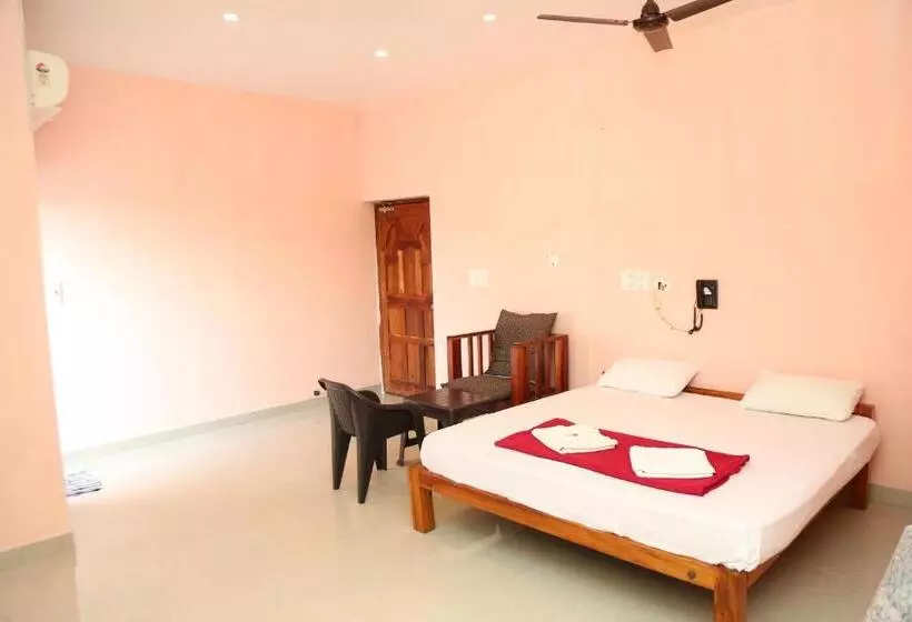 ユースホステル Blissful Haven Art House   Near Entrance To Auroville
