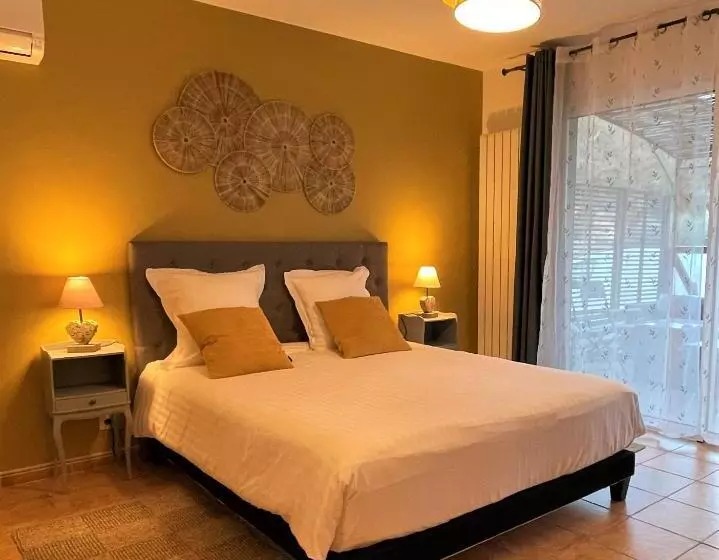 Aamiaismajoitus (B&B) Le Mas Carré Séguret