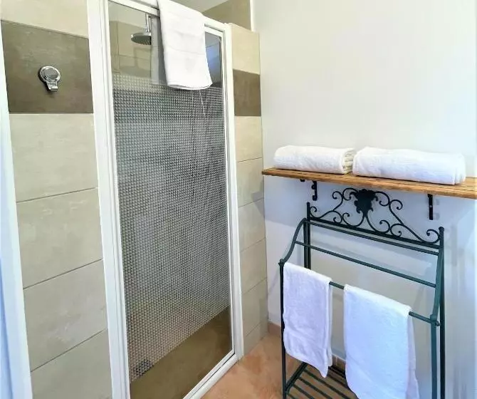 Aamiaismajoitus (B&B) Le Mas Carré Séguret