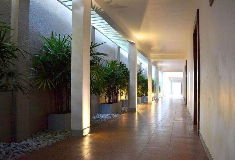 ホテル Good Wood Airport