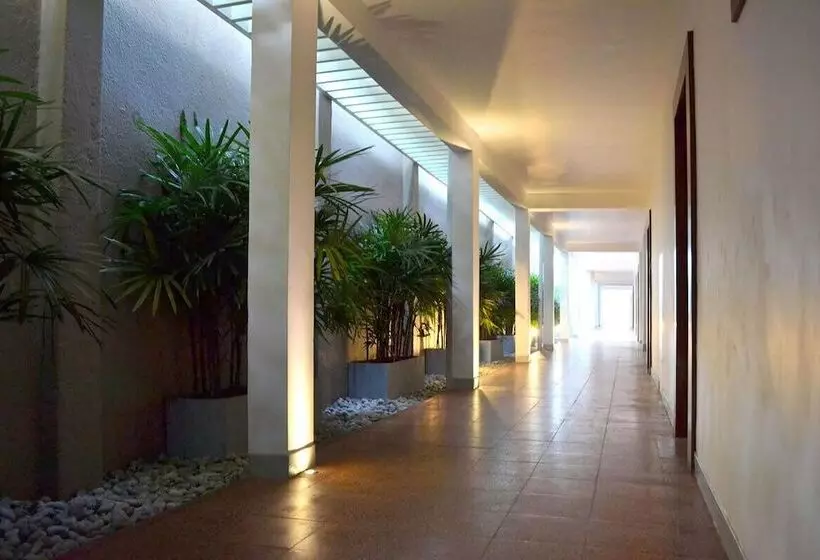 ホテル Good Wood Airport